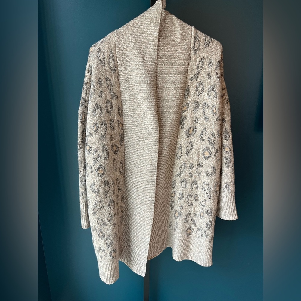 Cupcakes and Cashmere cardigan. NWT. Size Small.